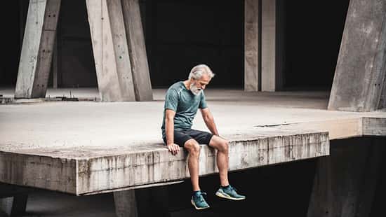 Laufen kann gegen die Symptome einer Depression helfen. Wir erklären, warum Bewegung gut für die Psyche ist.
