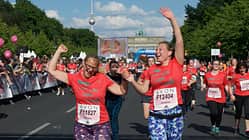Laufen Laufsport AVON Running Berlin Frauenlauf,Aktion Charity Lauf Brustkrebs Vorsorge Aufmacher Highlith C4190518FrauenlaufBln