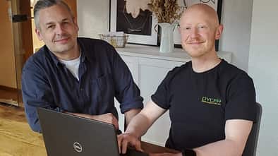 Patrick Hillegeist (l.) und Geschäftsführer Ramon Berghorn arbeiten gemeinsam an Dycer