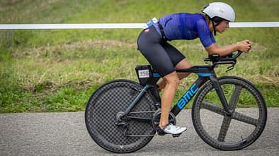Sitzposition auf dem Rennrad beim Triathlon