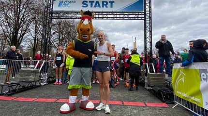 Hendrik Pfeiffer beim Silvesterlauf Hannover 2022