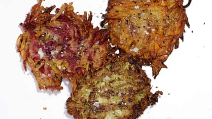 Kartoffelpuffer dreimal Puffer mit Gemüseanteil im Teig