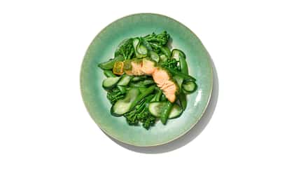 Pesto-Lachs mit Pfannengemüse
Pesto-Lachs mit Pfannengemüse
