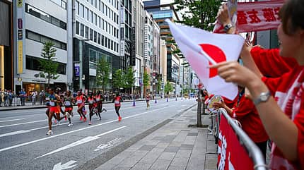 WM 2025 Tokio: Die Gruppe mit den Favoritinnen hielt sich lange Zeit zurück. WM 2025 Tokio: Die Gruppe mit den Favoritinnen hielt sich lange Zeit zurück.