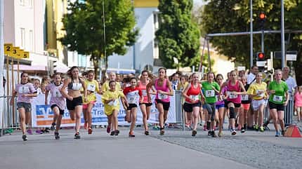 Traunreuter Stadtlauf: Start zum Schüler-Staffellauf Traunreuter Stadtlauf: Start zum Schüler-Staffellauf