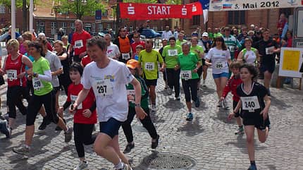 Internationaler Rapsblütenlauf um den Trammer See Plön 2