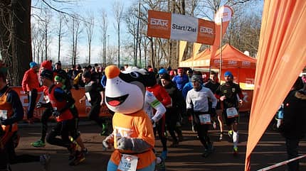 Drei-Kirchen-Neujahrslauf Günthersleben-Wechmar: Startschuss mit Max dem DAK`s