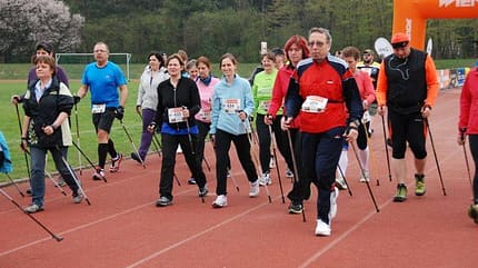 Start der Nordic Walker beim Bisamberglauf Start der Nordic Walker beim Bisamberglauf
