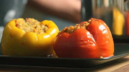 Die leckersten gefüllten Paprika aller Zeiten - natürlich vegan
