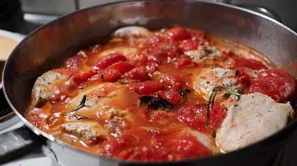 Hähnchenfilets in Tomatensud
