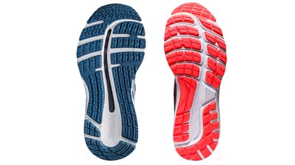 Außensohle des Asics Gel-Cumulus 21 (links) und 22 im Vergleich Außensohle des Asics Gel-Cumulus 21 (links) und 22 im Vergleich