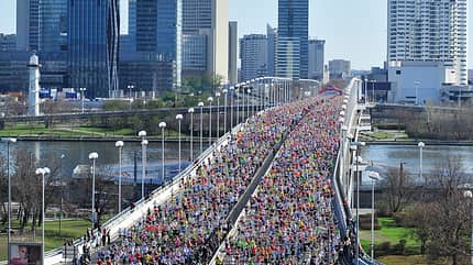 Läuferfeld beim Wien-Marathon aus der Vogelperspektive