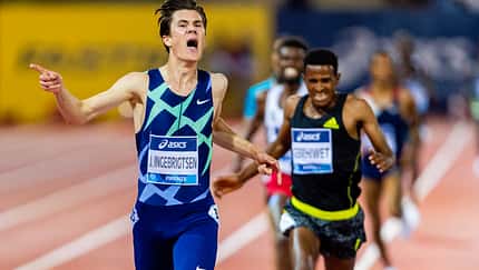 Jakob Ingebrigtsen läuft in 12:48,45 Minuten einen neuen Europarekord. 