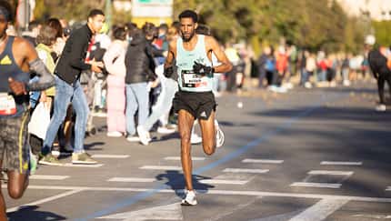 Amanal Petros beim Valencia-Marathon 2022