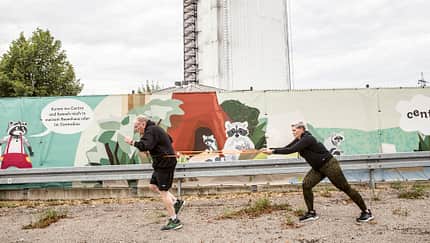 Sonja Henze, Lauf-Therapeutin, mit einem Kursteilnehmer
