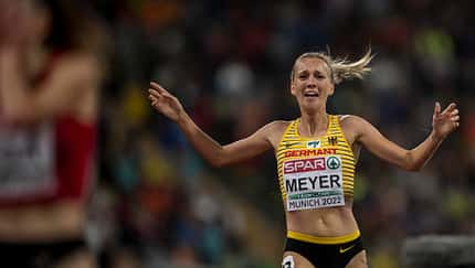 Lea Meyer sensationell Zweite über die Hindernisse