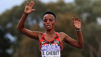 Youngster Beatrice Chebet schockt Letesenbet Gidey