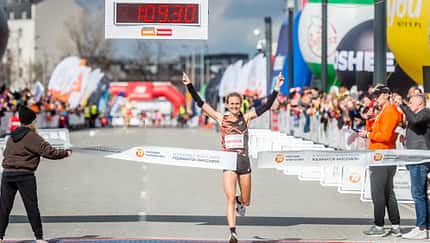 Fabienne Königstein beim Warschau-Halbmarathon 2024