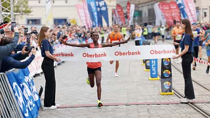 Gladys Jerop Kimaina knackt Linzer Streckenrekord