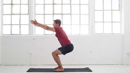 Squats: So machen Sie Kniebeugen richtig