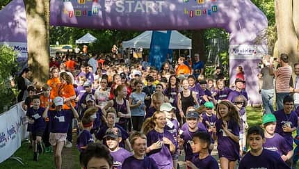 Großartiger Start des Benefizlaufs mit Sportfest für Schulen in Bremen 2