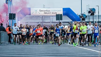 Start zum Airport-Night-Run in Berlin