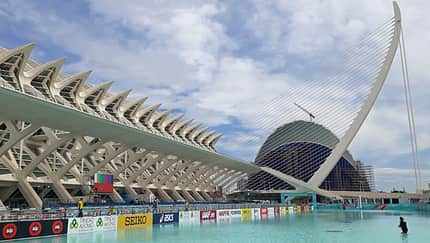Valencia Medio Maraton: Der Halbmarathon führt an der Ciutat de les Arts i les Ciències vorbei.