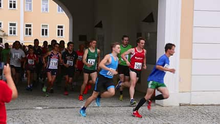 Ammelshainer Schlosslauf: Start im Torhaus