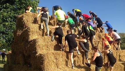 Zahlreiche Hinernisse warten auf die Teilnehmer des Max Buddels Fun-Laufs in Euskirchen.