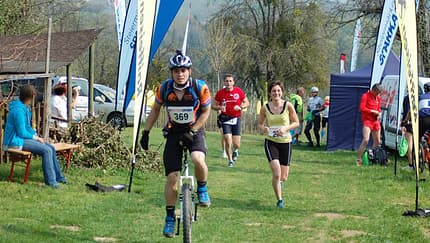 Riegersburglauf-Einrad Fürstenfeld: Einradfahrer und Läufer