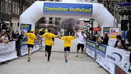 Gemeinsam auf dem Weg zum Ziel beim Chemnitzer Staffellauf