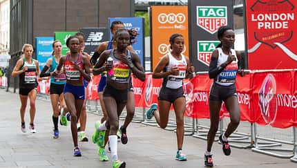 Keitany und Kosgei beim Great North Run am Start