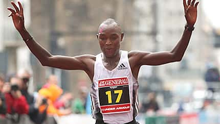 Evans Chebet bricht Streckenrekord in Buenos Aires