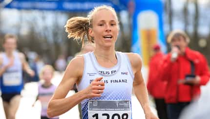 Domenika Mayer bleibt unter 33 Minuten