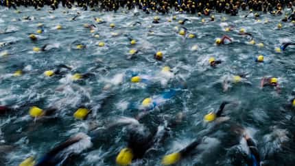 Schwimmstart beim Triathlon
