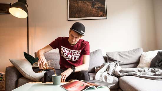 Beim Intervallfasten wird beispielsweise 16 Stunden täglich nicht gegessen – Kaffee zum Frühstück ist dabei aber erlaubt. 