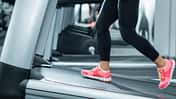 Incline Walking auf dem Laufband mit Steigung