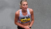 US-Athletin Sara Hall mit Nasenpflaster nach dem Boston-Marathon 2023