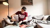 Beim Intervallfasten wird beispielsweise 16 Stunden täglich nicht gegessen – Kaffee zum Frühstück ist dabei aber erlaubt. 