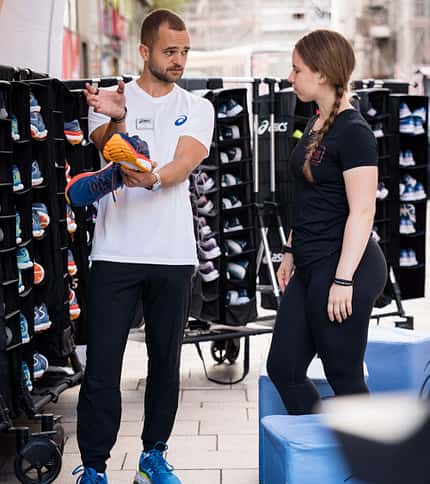Schuhberatung bei Asics