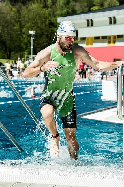 Vom Freischwimmbad Kufstein aus führt der Triathlon-Kurs direkt zur Wechselzone bei der Eislauffläche der Kufstein Arena. Vom Freischwimmbad Kufstein aus führt der Triathlon-Kurs direkt zur Wechselzone bei der Eislauffläche der Kufstein Arena.