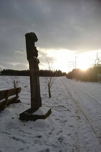 Auf halber Strecke steht das Kreuz des Zitronenkrämers.